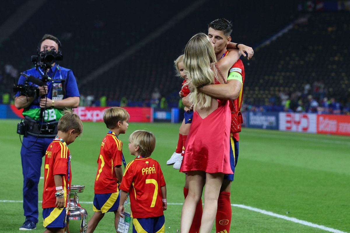 Alice Campello celebra con Morata la victoria de la Eurocopa