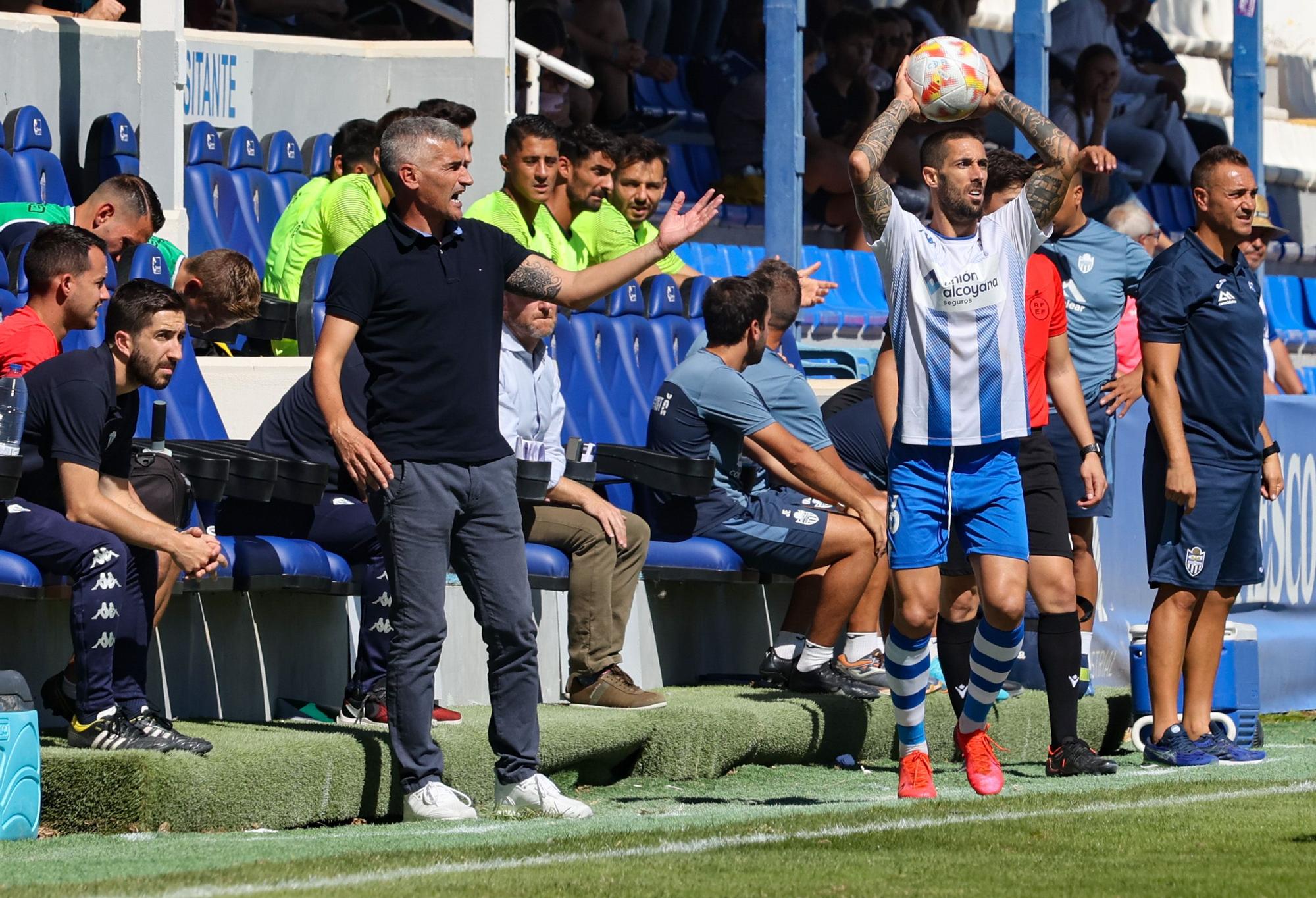 Remontada de líder del Alcoyano (2-1)