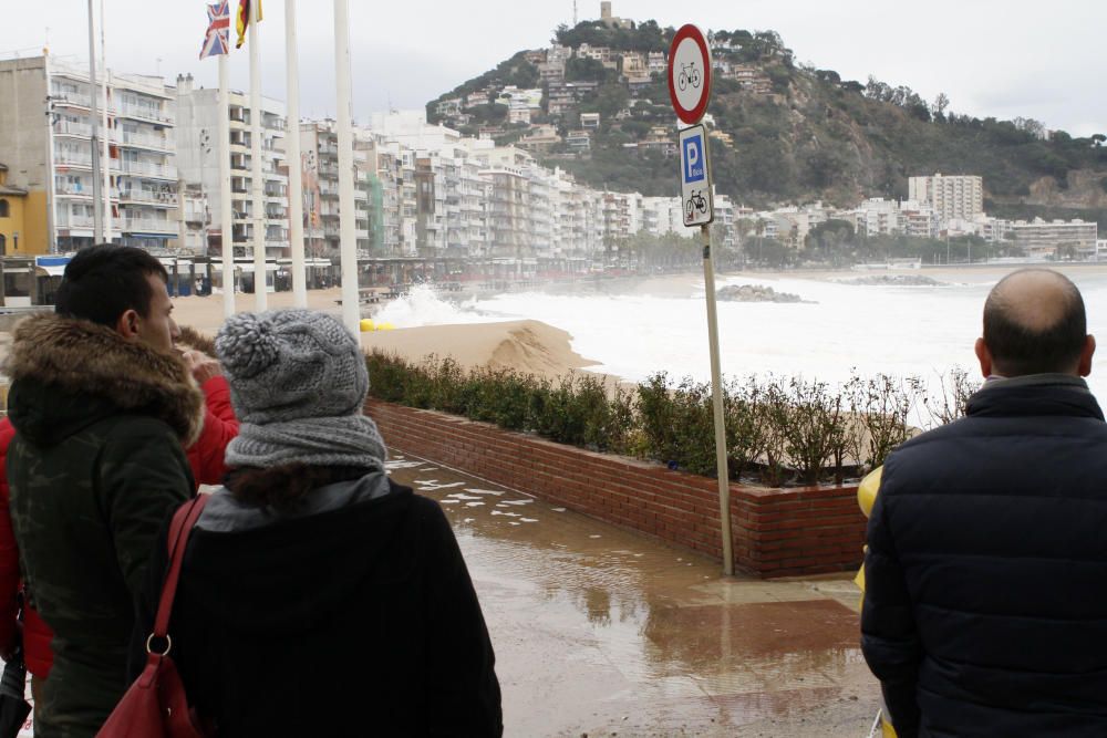 Efectes del temporal al passeig de Blanes