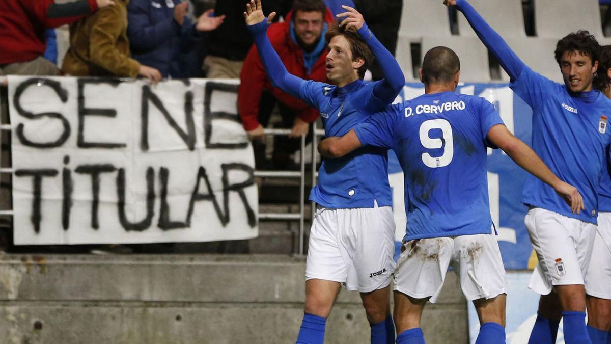 Señé conduce el balón ante el Villarreal B. | LaLiga