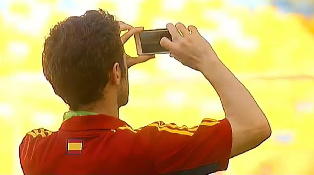 Alguns jugadors de ’la Roja’ han fet fotografies del mític estadi de Rio de Janeiro abans de l’entrenament.