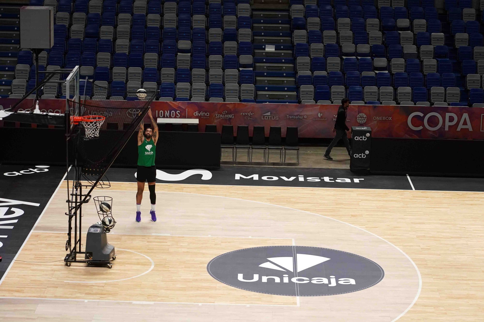 Preparativos en el Carpena para la Copa del Rey de baloncesto 2024.