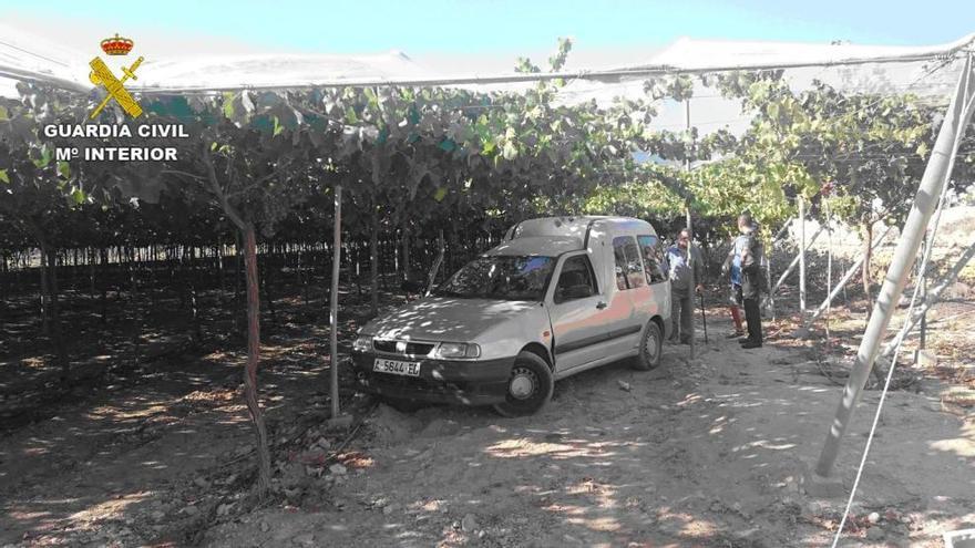 La Guardia Civil detiene a un hombre por el robo de casi 2 toneladas de uva en Monóvar