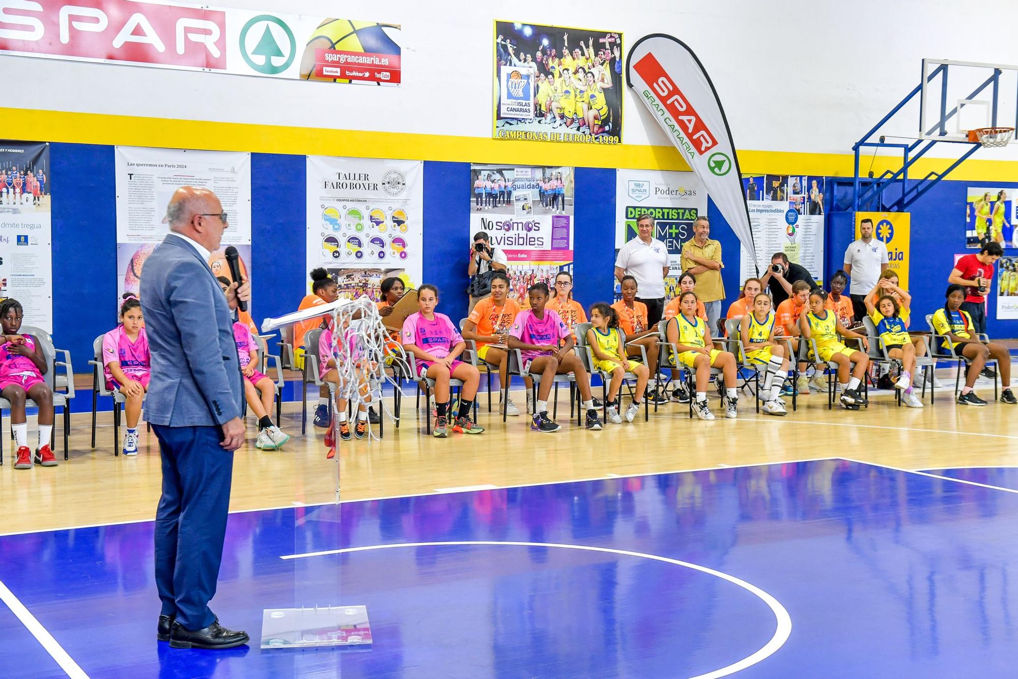 Homenaje en La Paterna al Spar Gran Canaria, que quedó campeón de España júnior