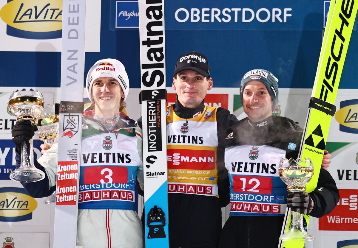 El esloveno Domen Prevc fue el ganador de la prueba de Oberstdorf de finales de año