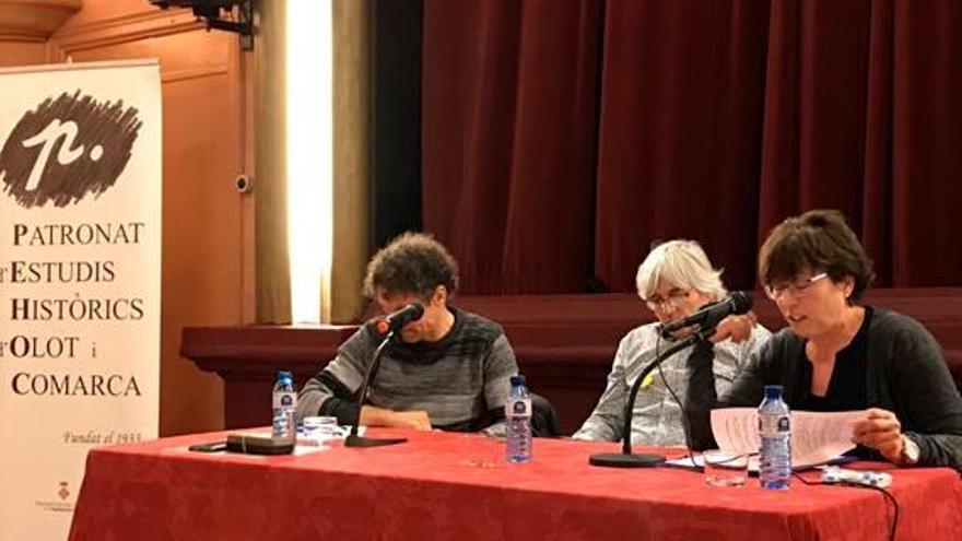 Anna Font i Pere Soler debaten  sobre l&#039;estat de l&#039;educació a Olot