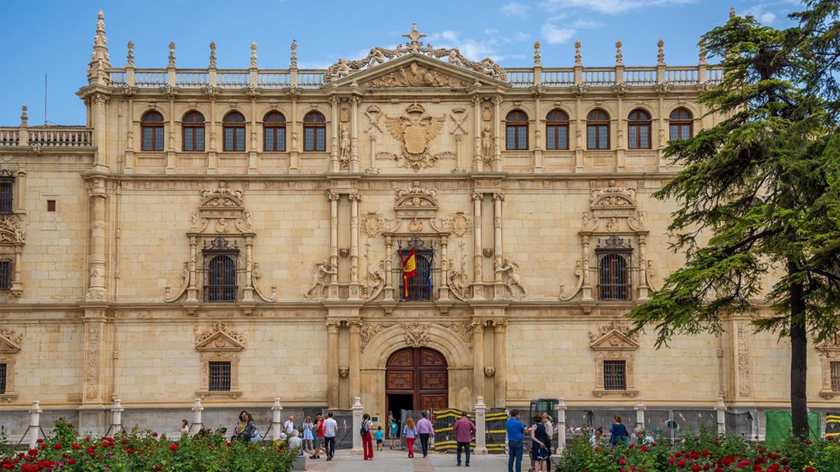 Fachada de la Universidad de Alcalá de Henares.