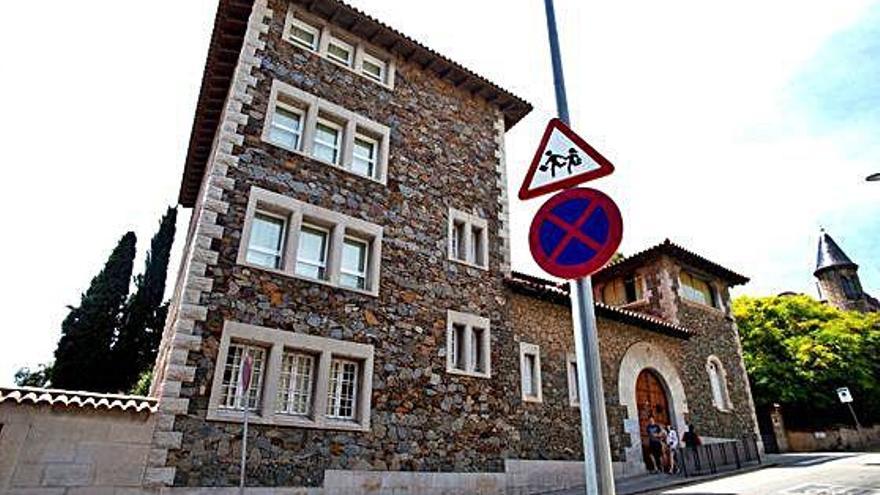 Imatge de l&#039;escola Canigó, on treballava Cardona.