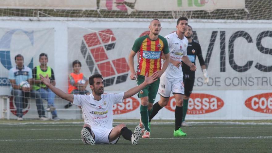 El CD Castellón da el primer paso para regresar a Segunda B