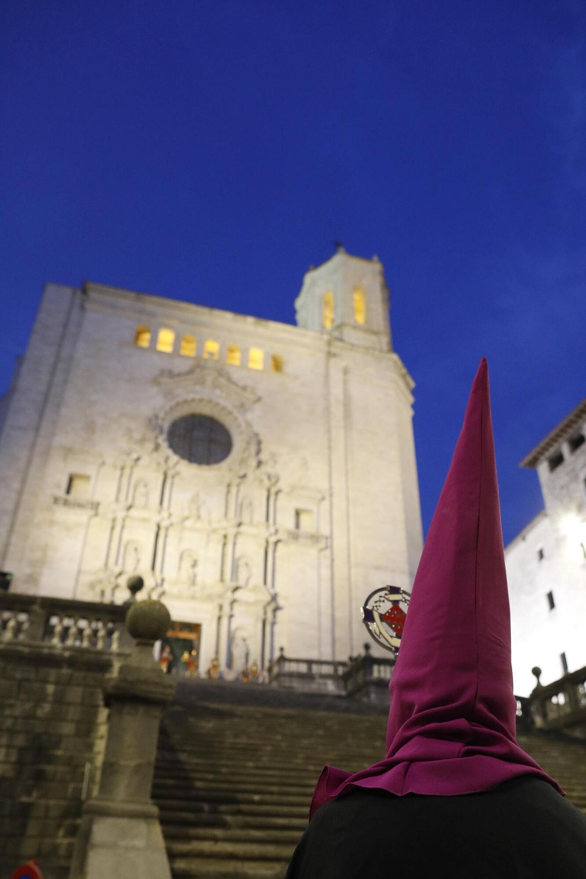 Girona. Catedral Barri Vell. Processo del Sant enterrament 2025. Setmana Santa.