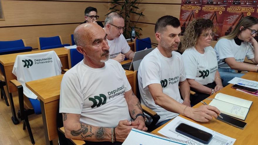 Los concejales del PP portaron camisetas de la Diputación de Pontevedra. | Santos Álvarez