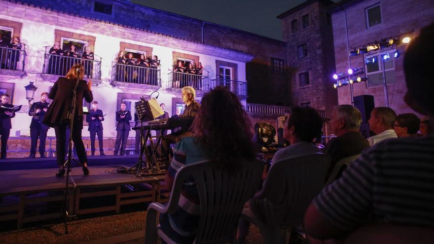 Plaza Álvarez Acebal, en Avilés.