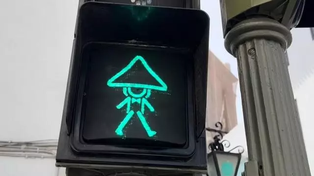 Así luce el Enano de la Bajada en los semáforos de Santa Cruz de La Palma