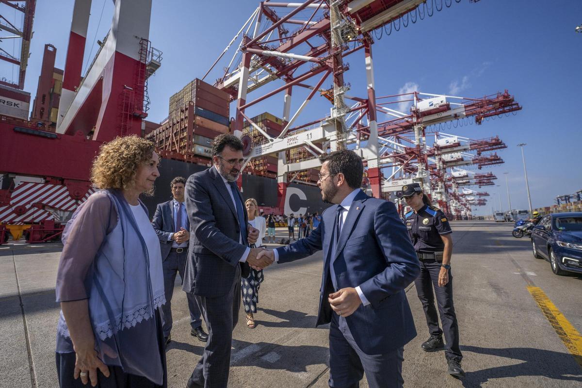 El Port de Barcelona conecta a la electricidad la terminal de contenedores Hutchison Ports BEST