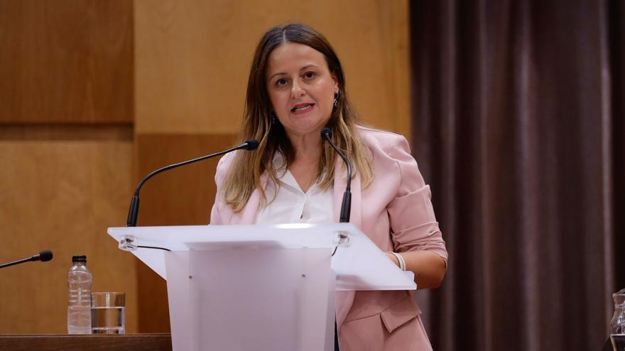 Elena Tomás (ZeC), a Natalia Chueca: &quot;Con ustedes, la banca siempre gana&quot;