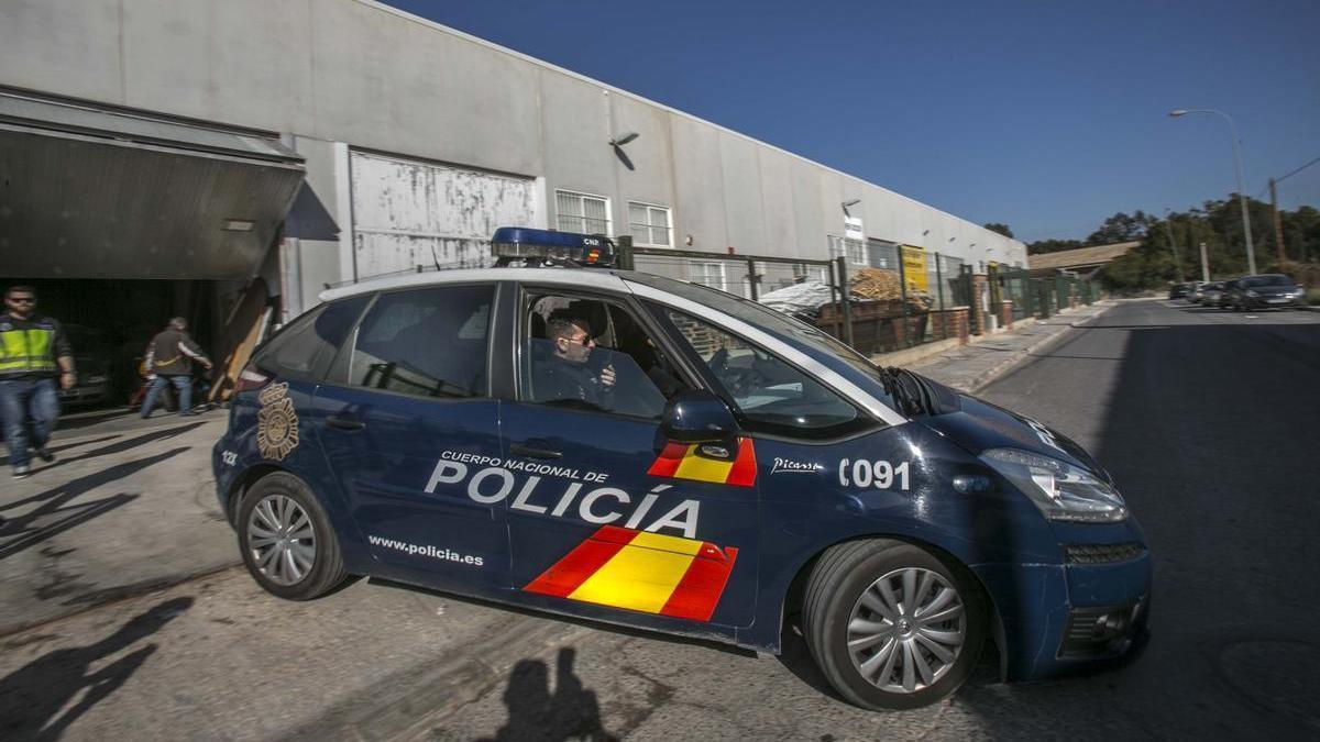 Un coche de policía en una imagen de archivo