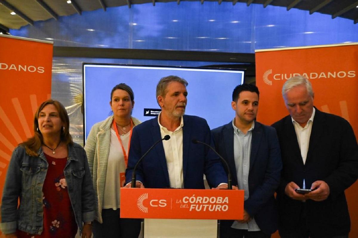 El candidato de Cs en Córdoba, Jesús Lupiáñez, comparece tras conocer los resultados, que le dejan sin representación en el Ayuntamiento.