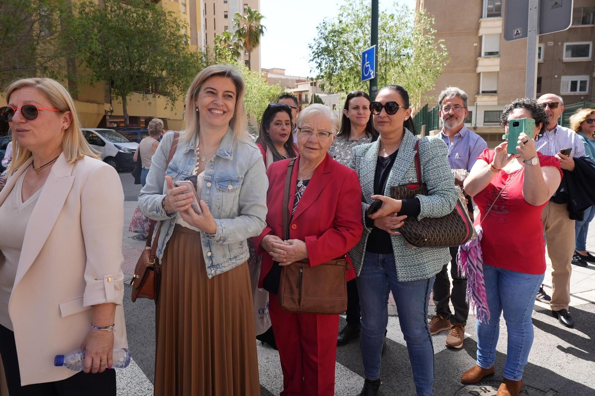 Galería de imágenes: La Virgen del Lledó sale de la basílica para ir a la ciudad