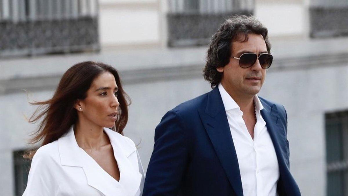 Juanma López y su mujer Rocío del Carmen Sánchez saliendo de la Audiencia Nacional