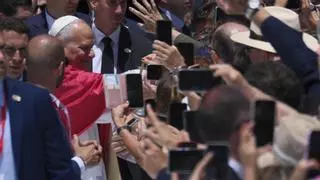 El papa León XIV refuerza en la catedral los lazos con la Iglesia de Canarias: "Con ustedes soy cristiano y para ustedes, obispo"