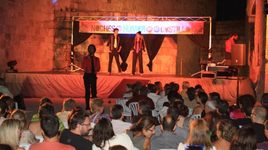 Humor y terror en las noches del Castillo