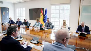 El Gobierno activará "una red de protección inmediata" contra los aranceles y avisa de que afectarán más a EEUU