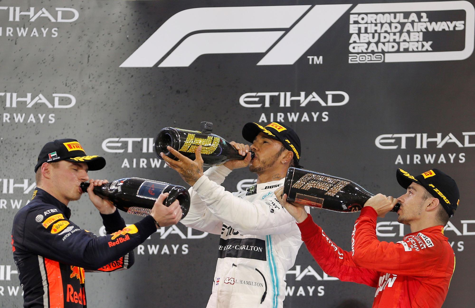 Max Verstappen, Lewis Hamilton y Charles Leclerc, los tres pilotos mejor pagados de la parrilla de F-1.