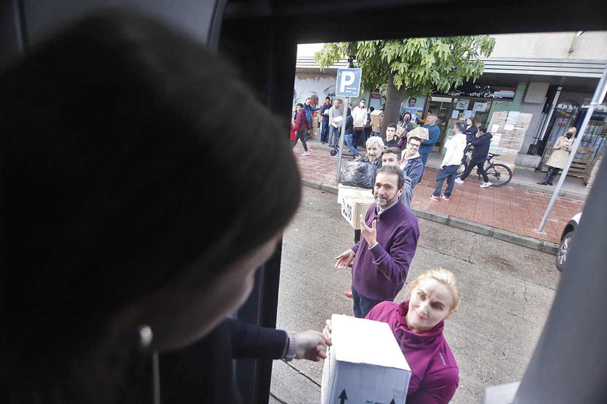 Parte de Córdoba un autobús con ayuda humanitaria para Ucrania