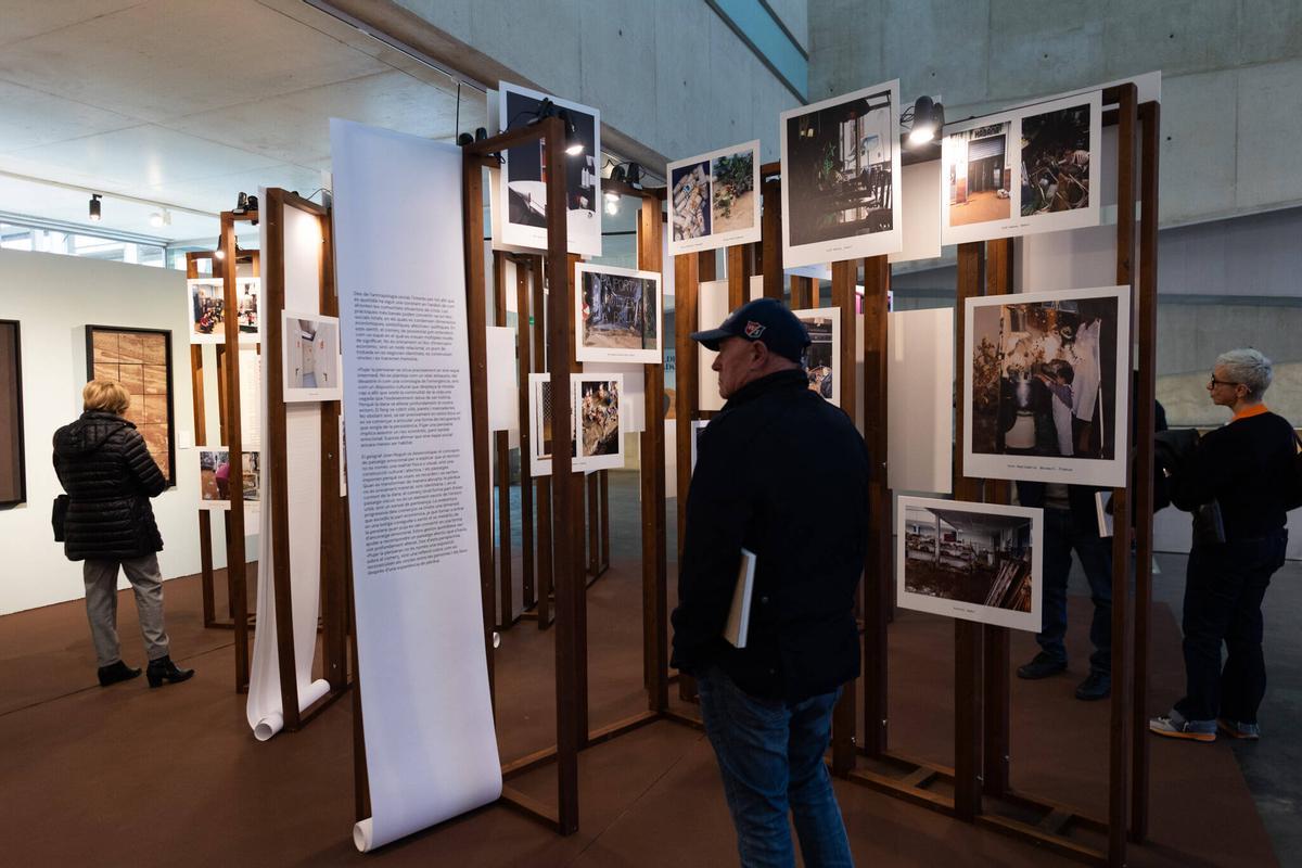 Visitantes en una de las exposiciones del MuVIM, uno de los museos gratuitos de València.