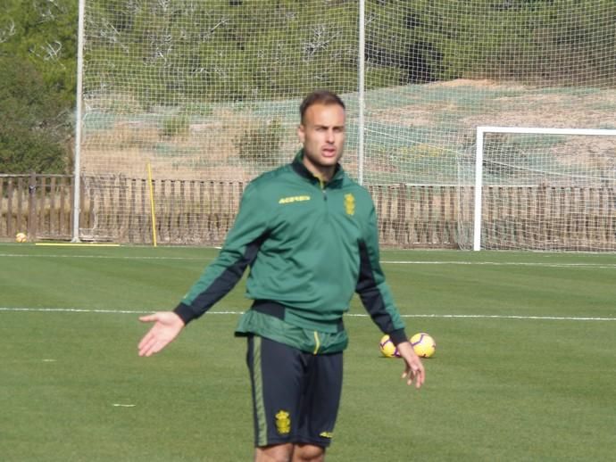 Fotos del entrenamiento de la UD Las Palmas en El Saler (24/01/2019)