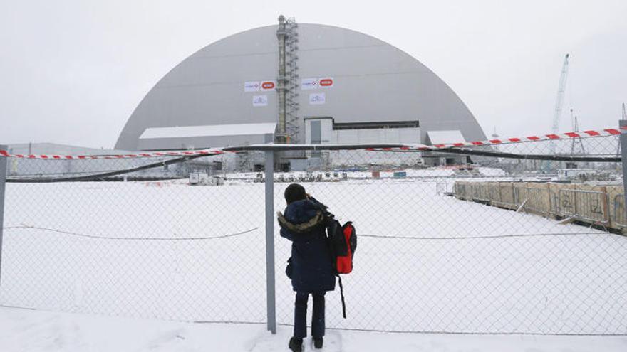 El sarcófago protector colocado sobre el cuarto reactor.