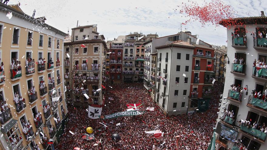 El Chupinazo da comienzo a los Sanfermines 2025 en Pamplona
