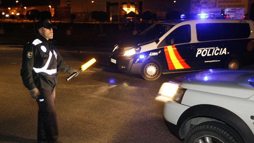 Un control policial en un polígono de la capital.