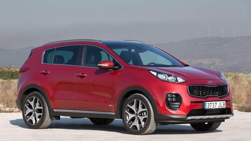 La cuarta generación del Sportage eleva aún más la calidad y el confort de marcha que ya se encontraban en la anterior entrega de 2010; ahora presenta un diseño más rompedor y actual