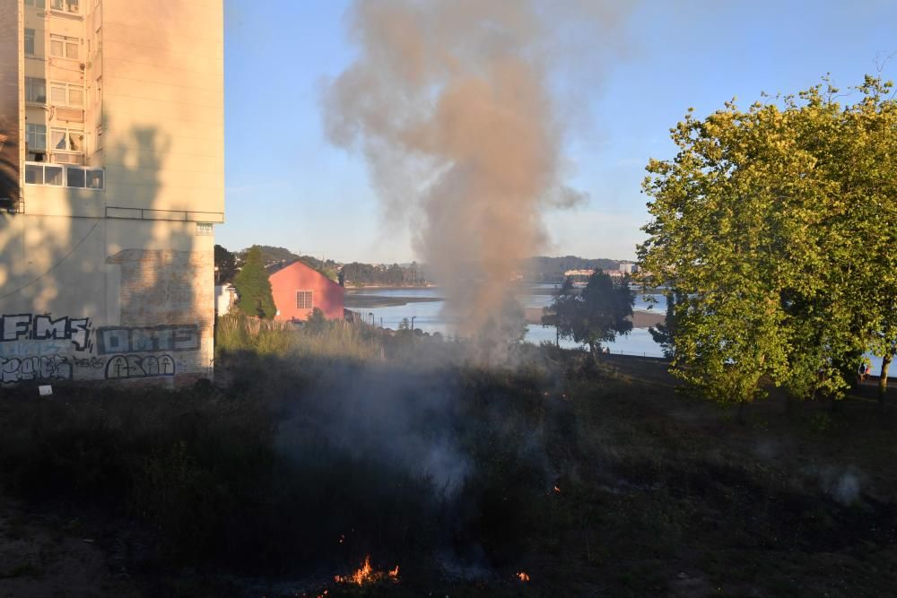 Arde la casa Carnicero en A Pasaxe