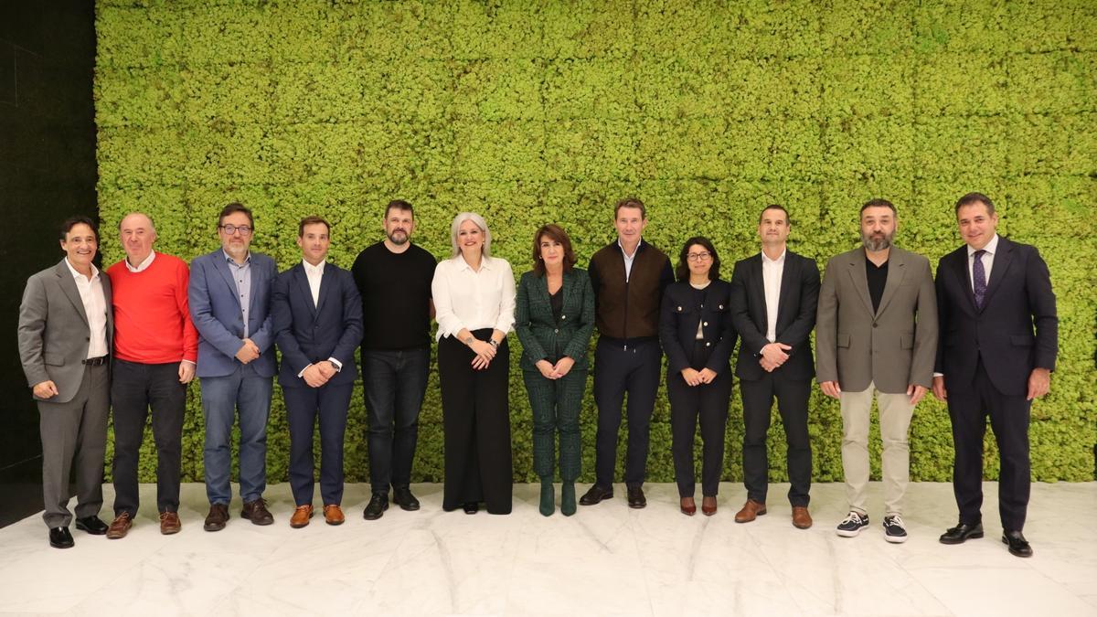 En la jornada participaron representantes de empresas, sindicatos y de la Administración autonómica.