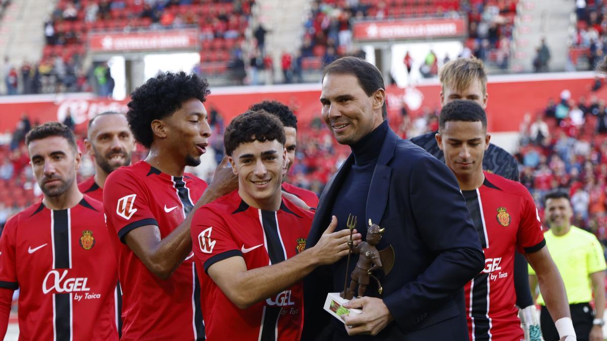 El RCD Mallorca rinde homenaje al extenista Rafa Nadal