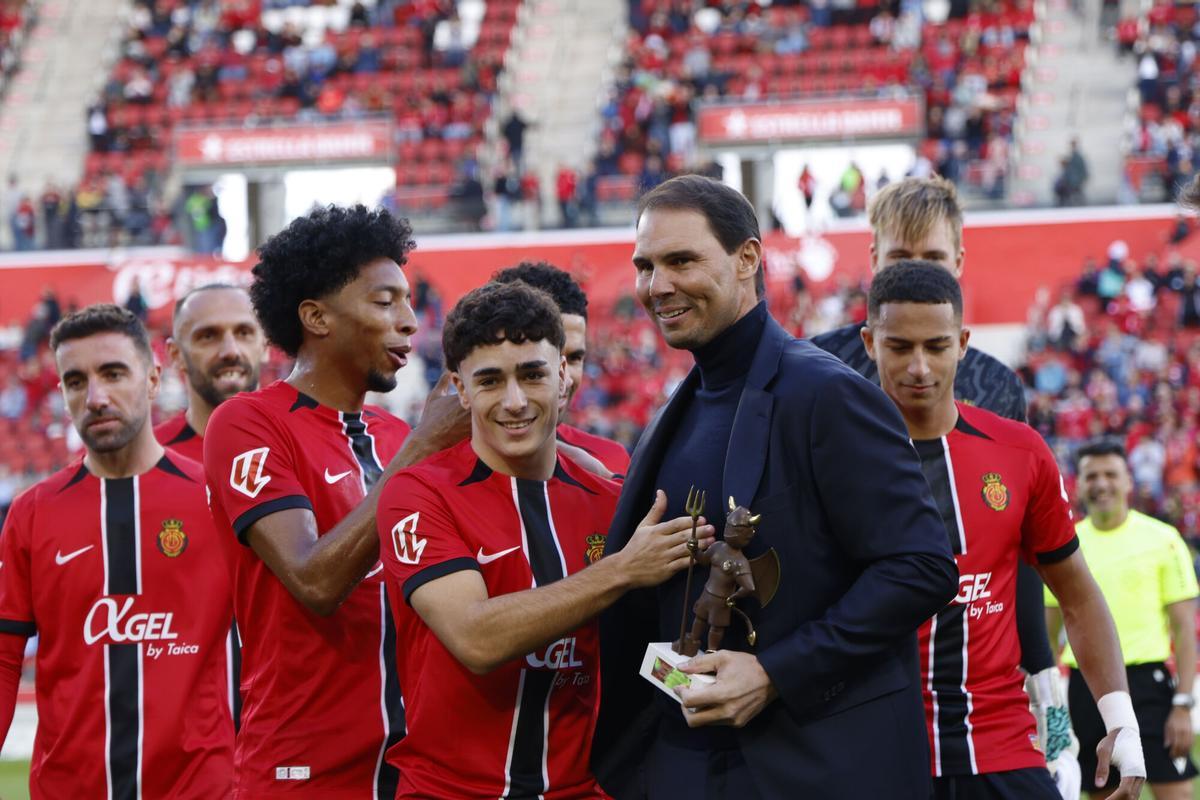 El RCD Mallorca rinde homenaje al extenista Rafa Nadal