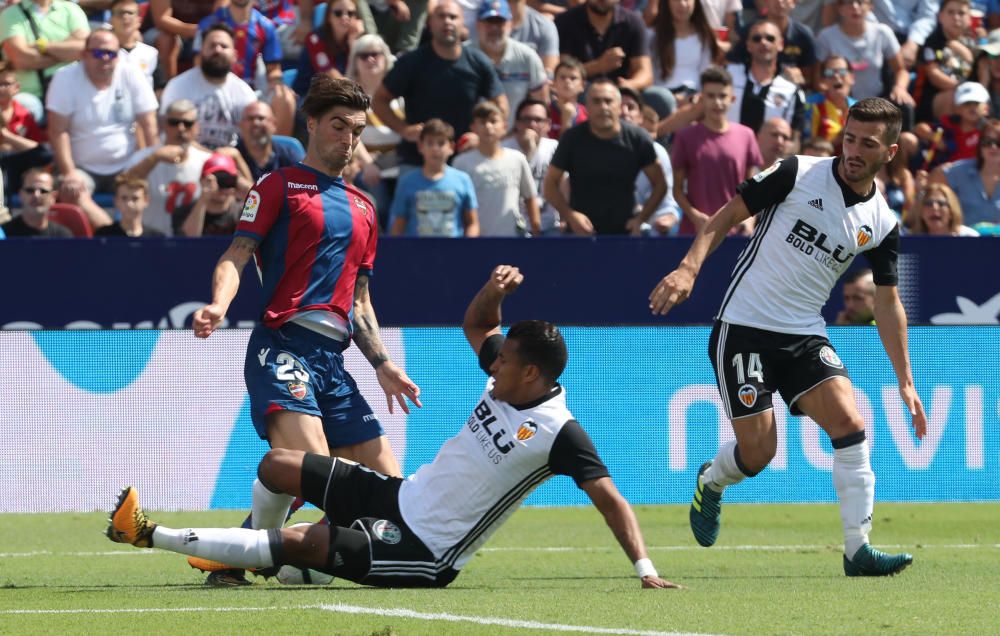 El entradón de Murillo en el área del Valencia