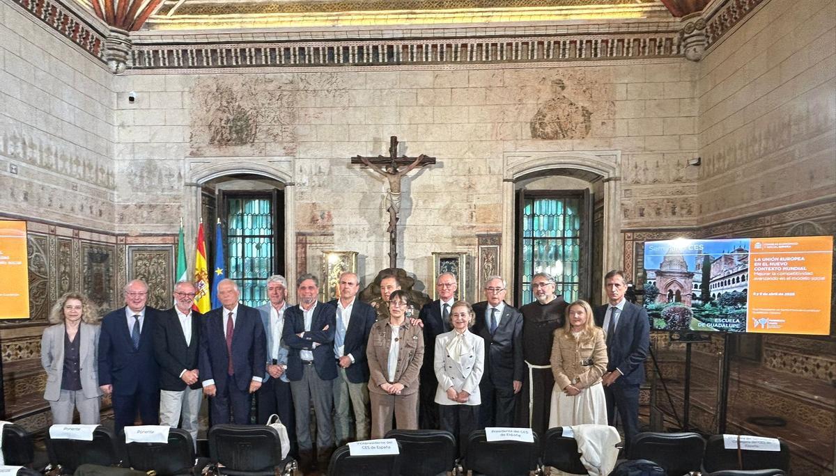 El seminario 'La Unión Europea en el nuevo contexto mundial. Mejorar la competitividad avanzando en el modelo social', celebrado en el monasterio de Guadalupe.