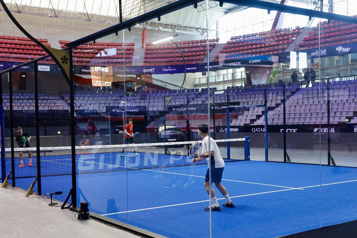 Todo listo en Gijón para disfrutar del mejor pádel internacional (en imágenes)