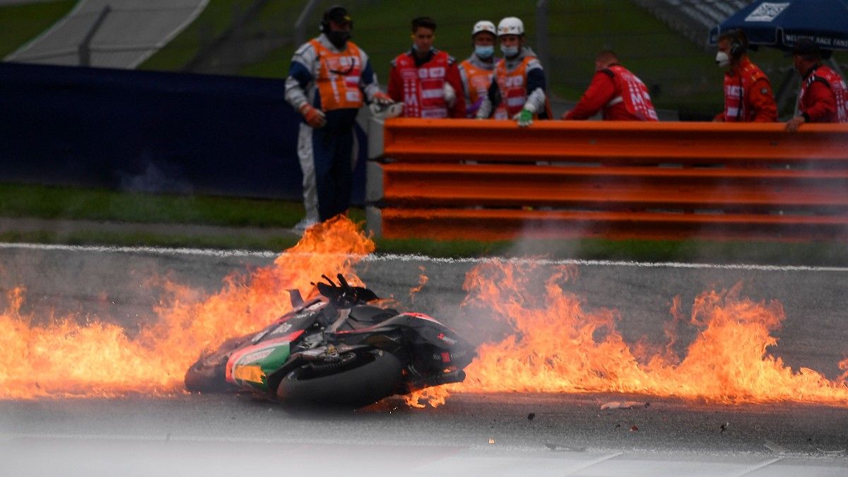 Incendio en la moto de Savadori