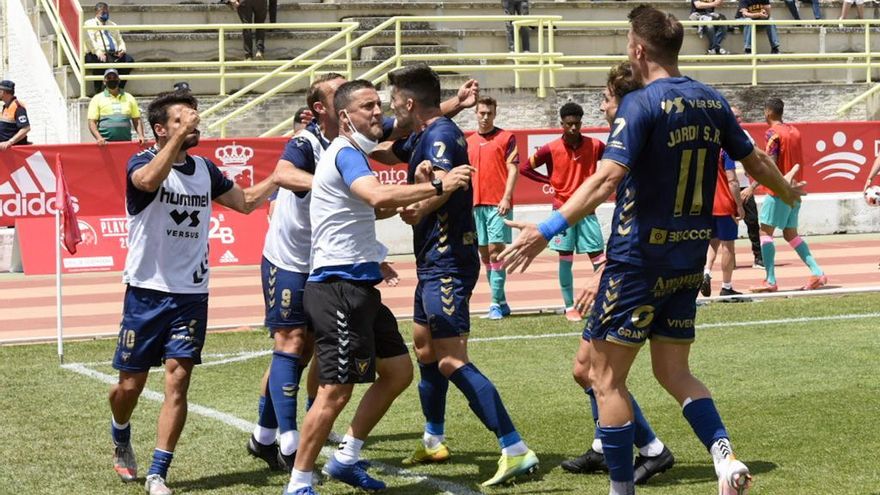 El UCAM celebra uno de los goles ante el Barça B