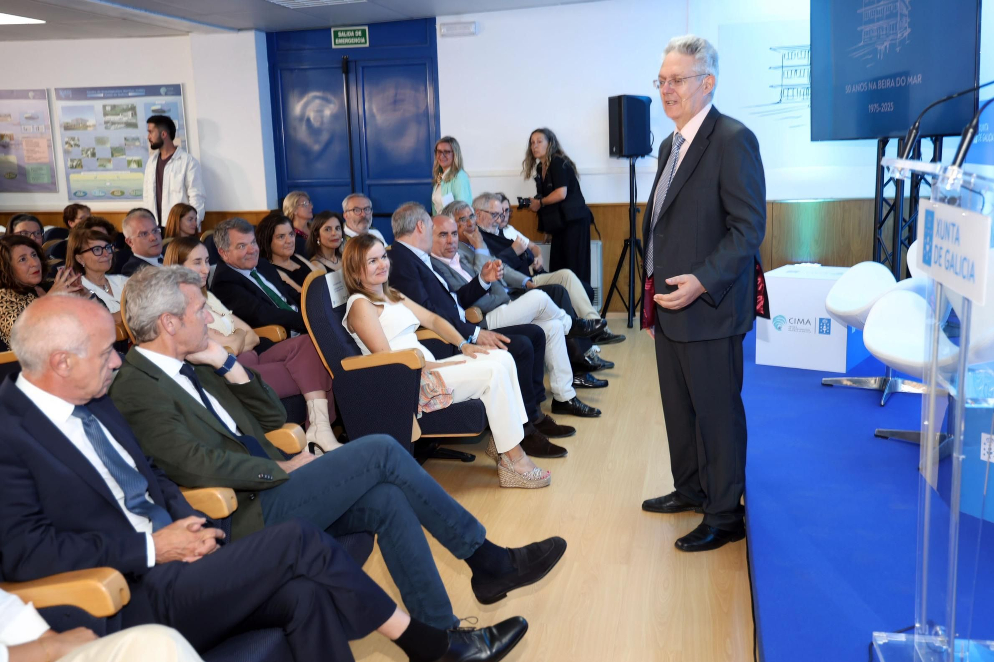 Asistentes a la conmemoración del 50 aniversario del CIMA, en Corón (Vilanova).