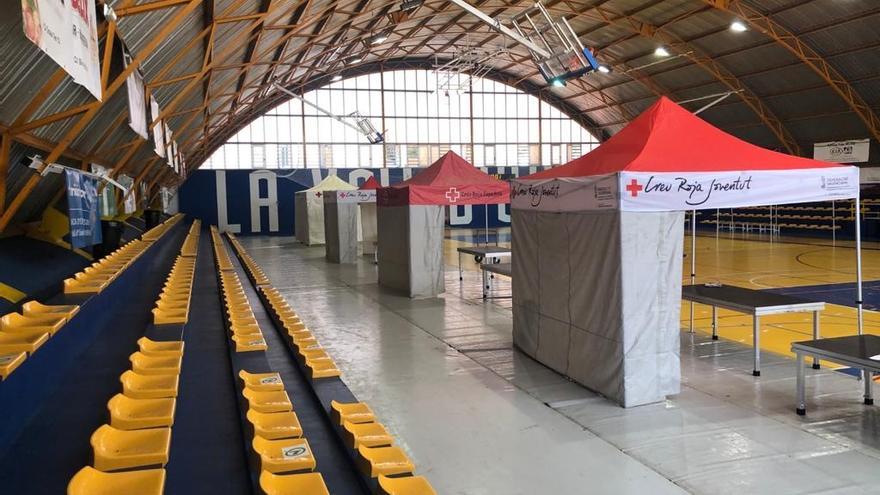 El polideportivo de la Vall, con las instalaciones preparadas para la vacunación