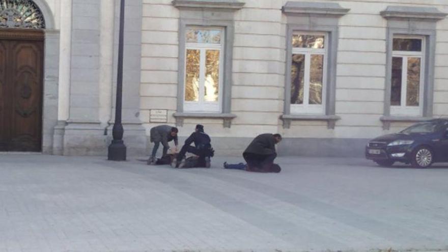 Detenidos ocho miembros de Arran por intentar pintar la fachada del Tribunal Supremo