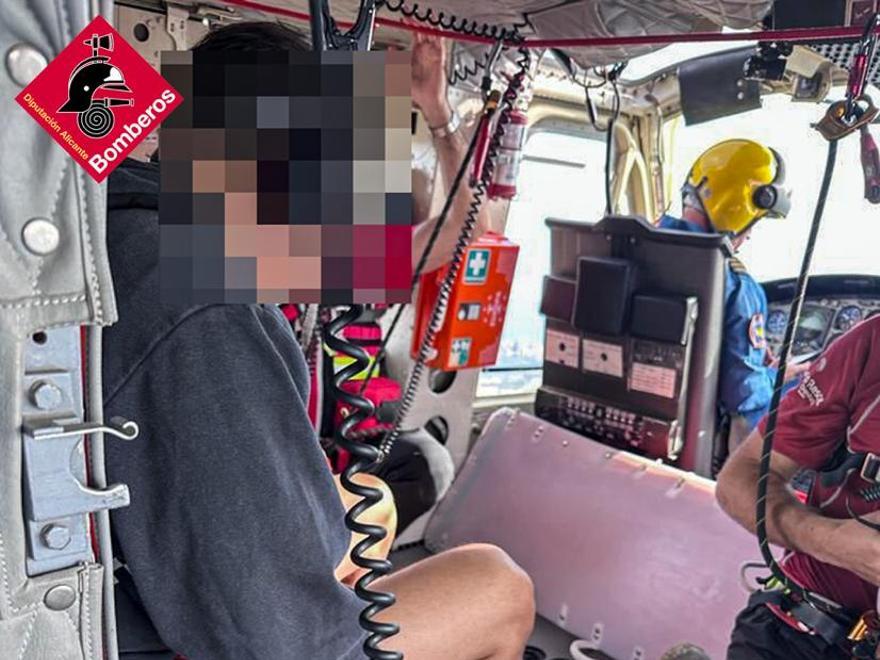 Uno de los jóvenes rescatados en el Puig Campana en Finestrat