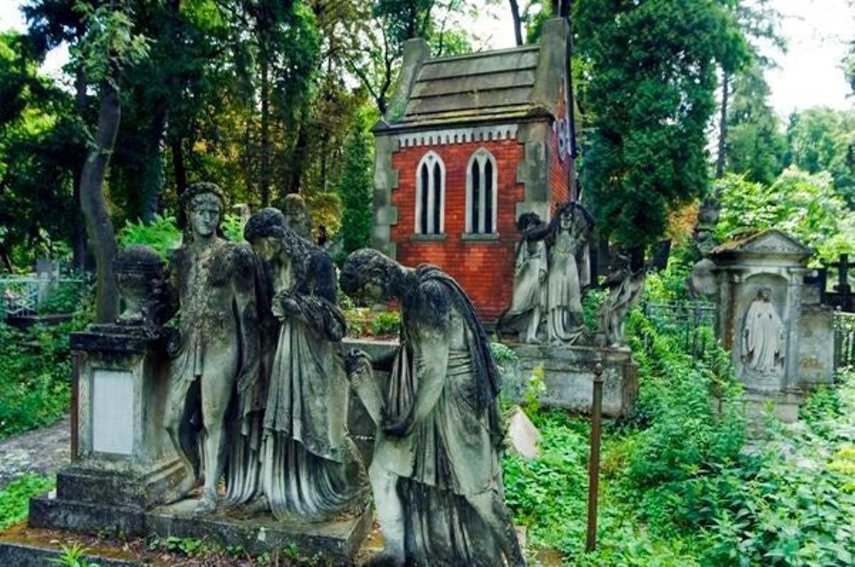La Necrópolis de Lychakivskiy creada en 1786 para dar sepultura fuera la ciudad a los fallecidos