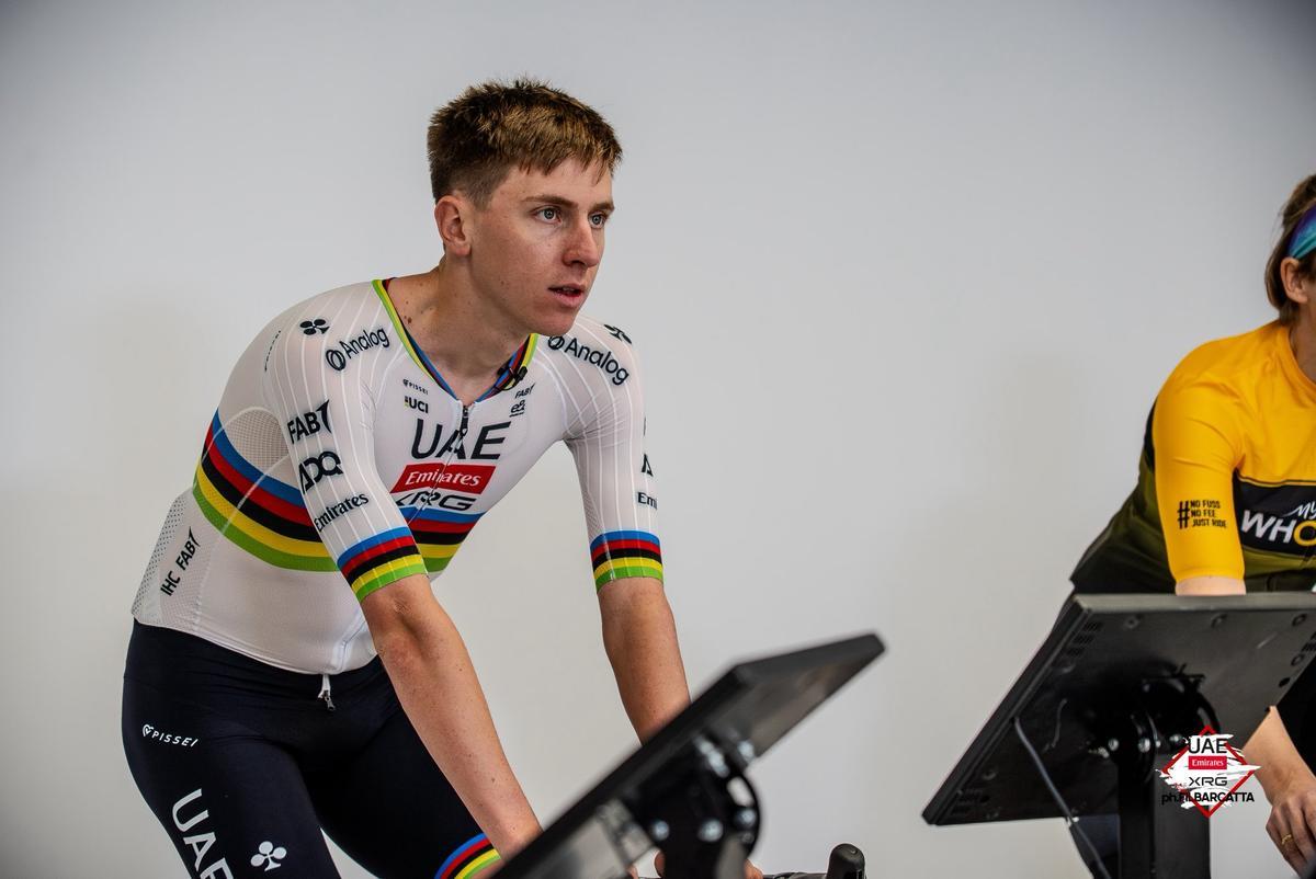 Tadej Pogacar, durante una visita en Abu DHabi