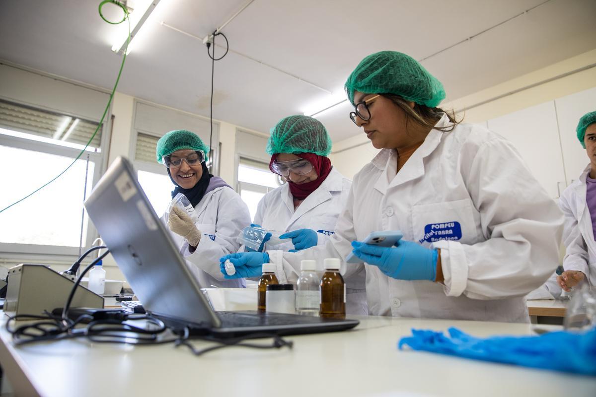 Participantes en el certamen Pompeu Skills, este viernes en el instituto Pompeu Fabra de Badalona.